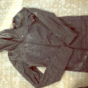 Lulu lemon zip up size 6